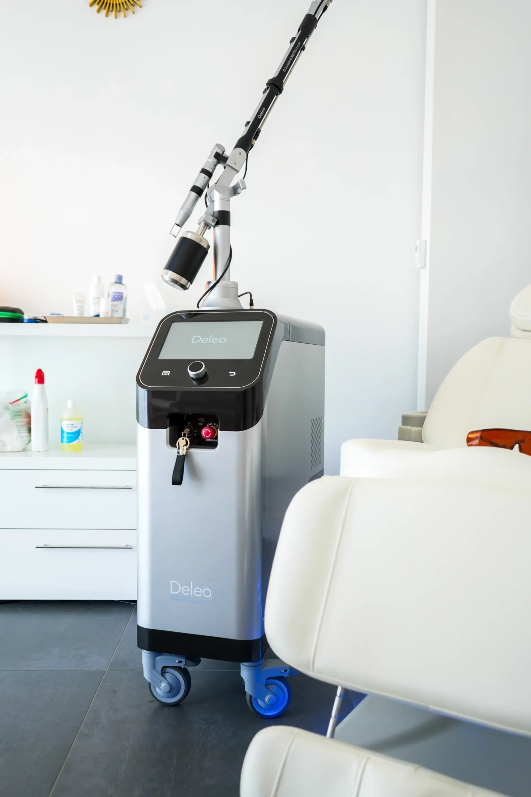 Athena Laser machine pour détatouage laser
